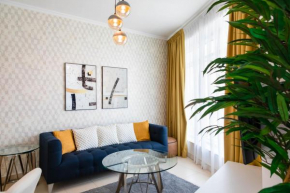 Luxury Central Dubai Apt with Pool Nxt2 Dubai Mall